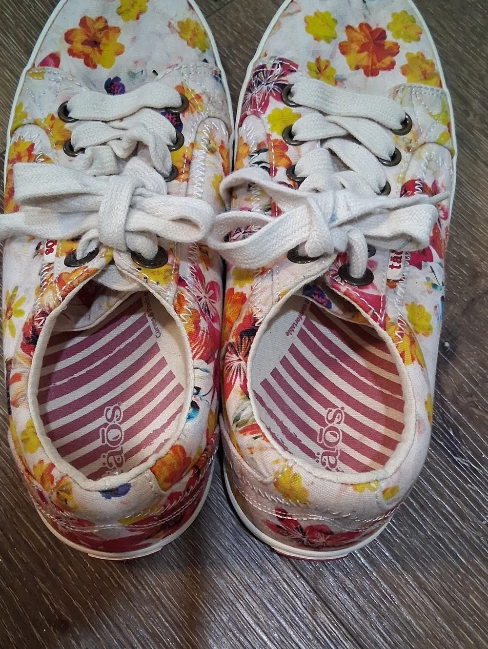 Taos Footwear Star Floral Multicolor Size 6